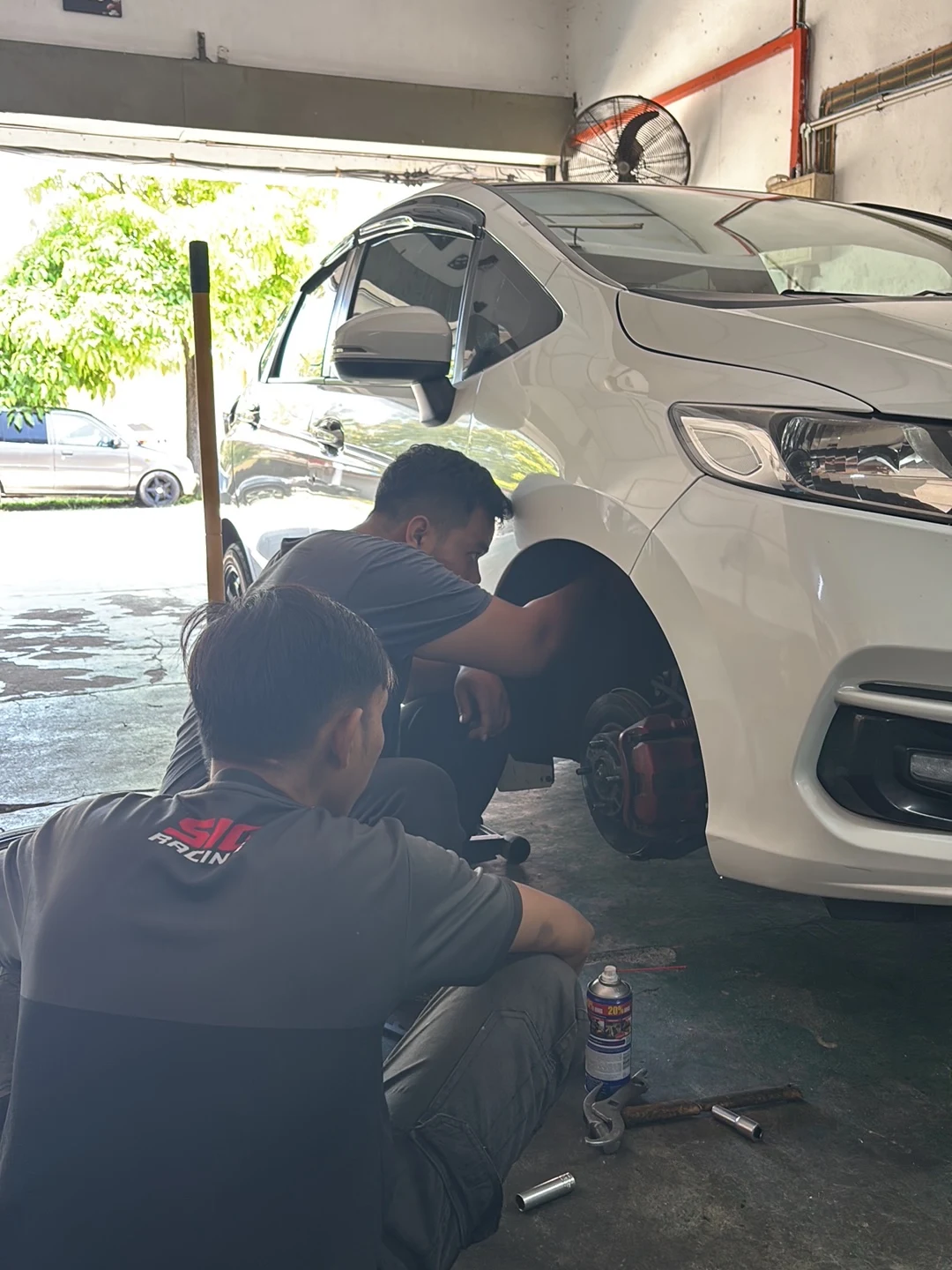 Gambar servis absorber pelanggan aidilrossi10